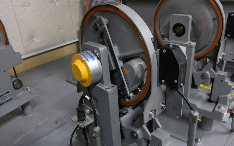 governor thang máy là gì