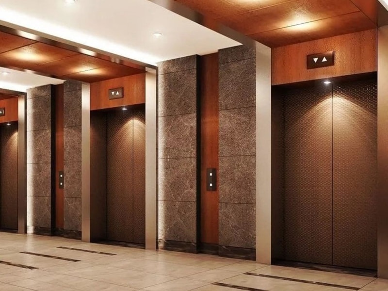 thang máy khách sạn